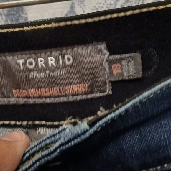 Torrid Crop Jeans sz 18 - Picture 2 of 3